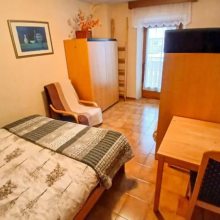 Fania أورونزو دي كادوري